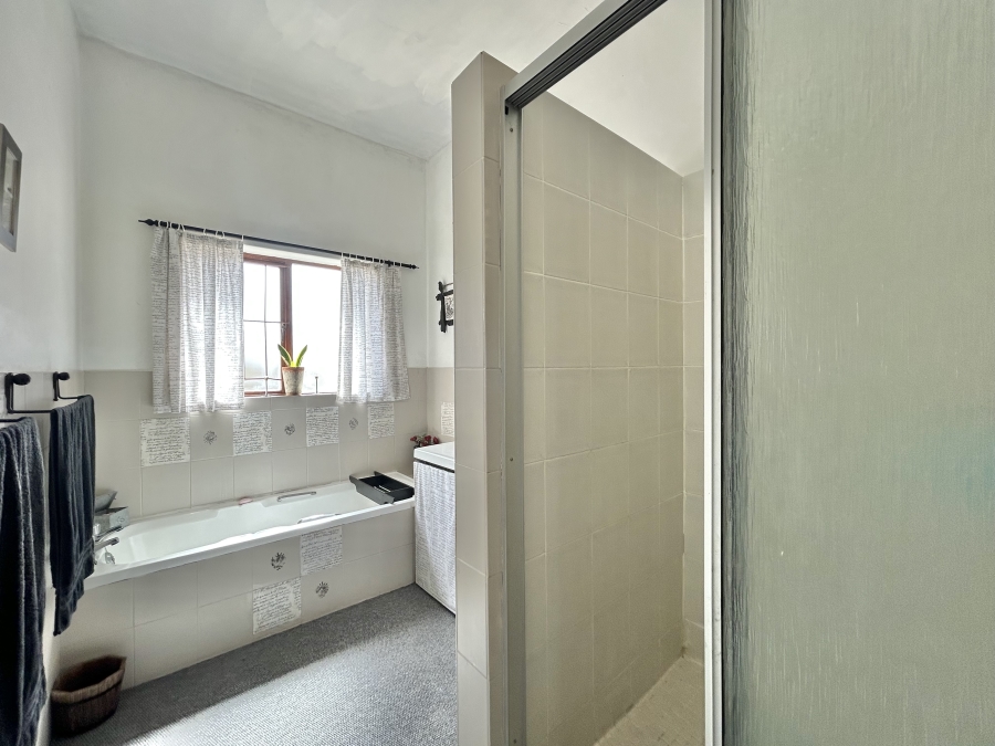 6 Bedroom Property for Sale in Ferreira Town Eastern Cape